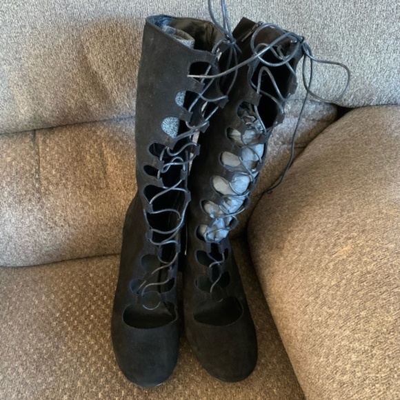 ISO: Free People Carly Boot in size 10 or 9.5 - Picture 1 of 1